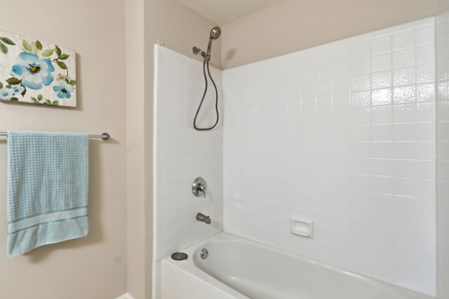 Photo #17: ML82028571 Listing: Photo #17