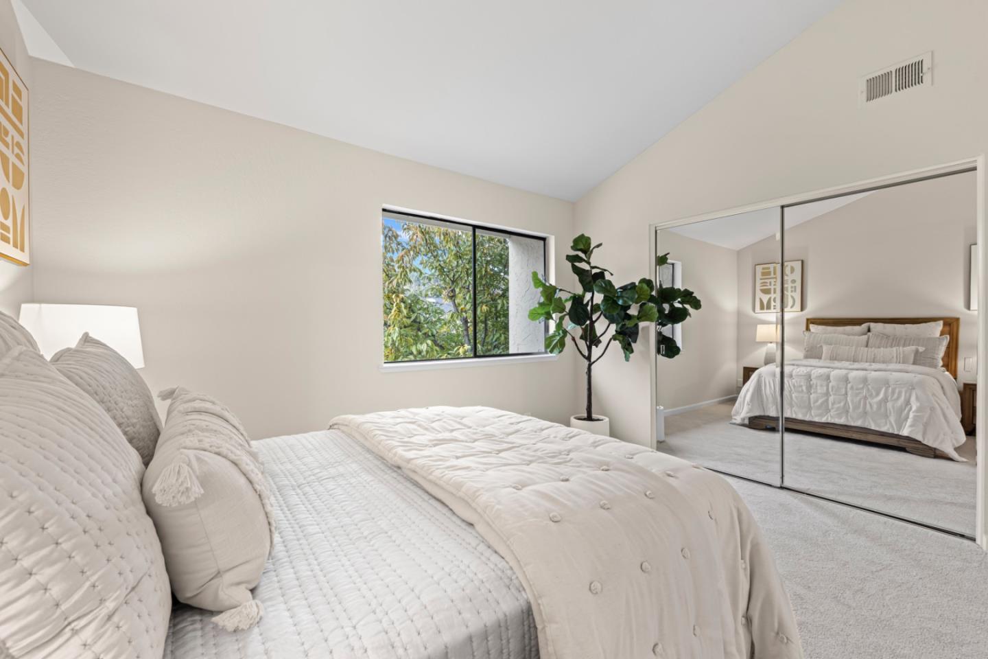 Detail Gallery Image 24 of 44 For 260 W Dunne Ave #20,  Morgan Hill,  CA 95037 - 2 Beds | 1/1 Baths