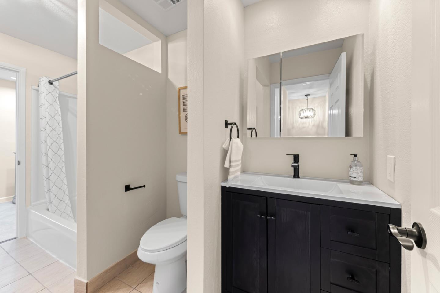 Detail Gallery Image 34 of 44 For 260 W Dunne Ave #20,  Morgan Hill,  CA 95037 - 2 Beds | 1/1 Baths