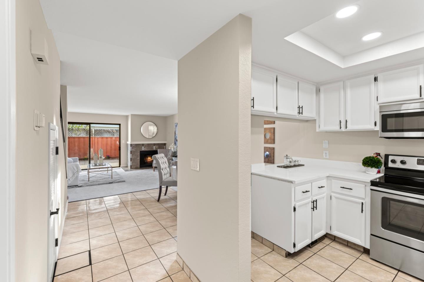 Detail Gallery Image 5 of 44 For 260 W Dunne Ave #20,  Morgan Hill,  CA 95037 - 2 Beds | 1/1 Baths