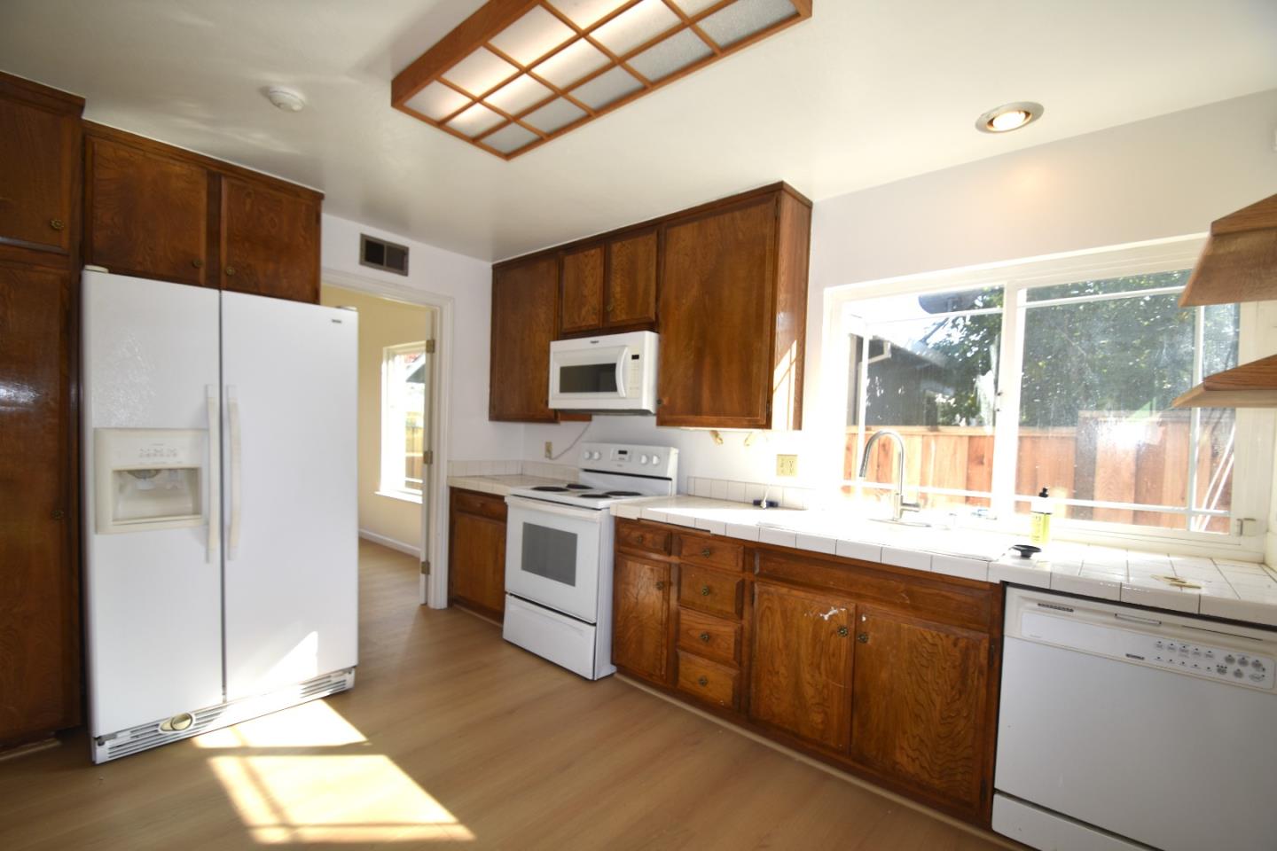 Detail Gallery Image 10 of 19 For 4407 Jonquil Dr, San Jose,  CA 95136 - 4 Beds | 2 Baths