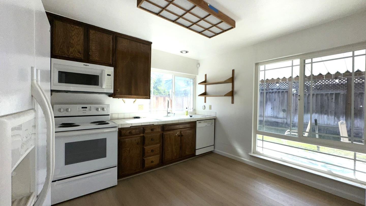 Detail Gallery Image 11 of 19 For 4407 Jonquil Dr, San Jose,  CA 95136 - 4 Beds | 2 Baths