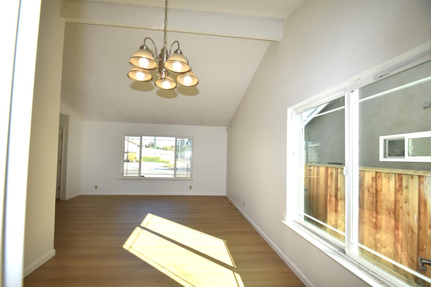 Detail Gallery Image 4 of 19 For 4407 Jonquil Dr, San Jose,  CA 95136 - 4 Beds | 2 Baths