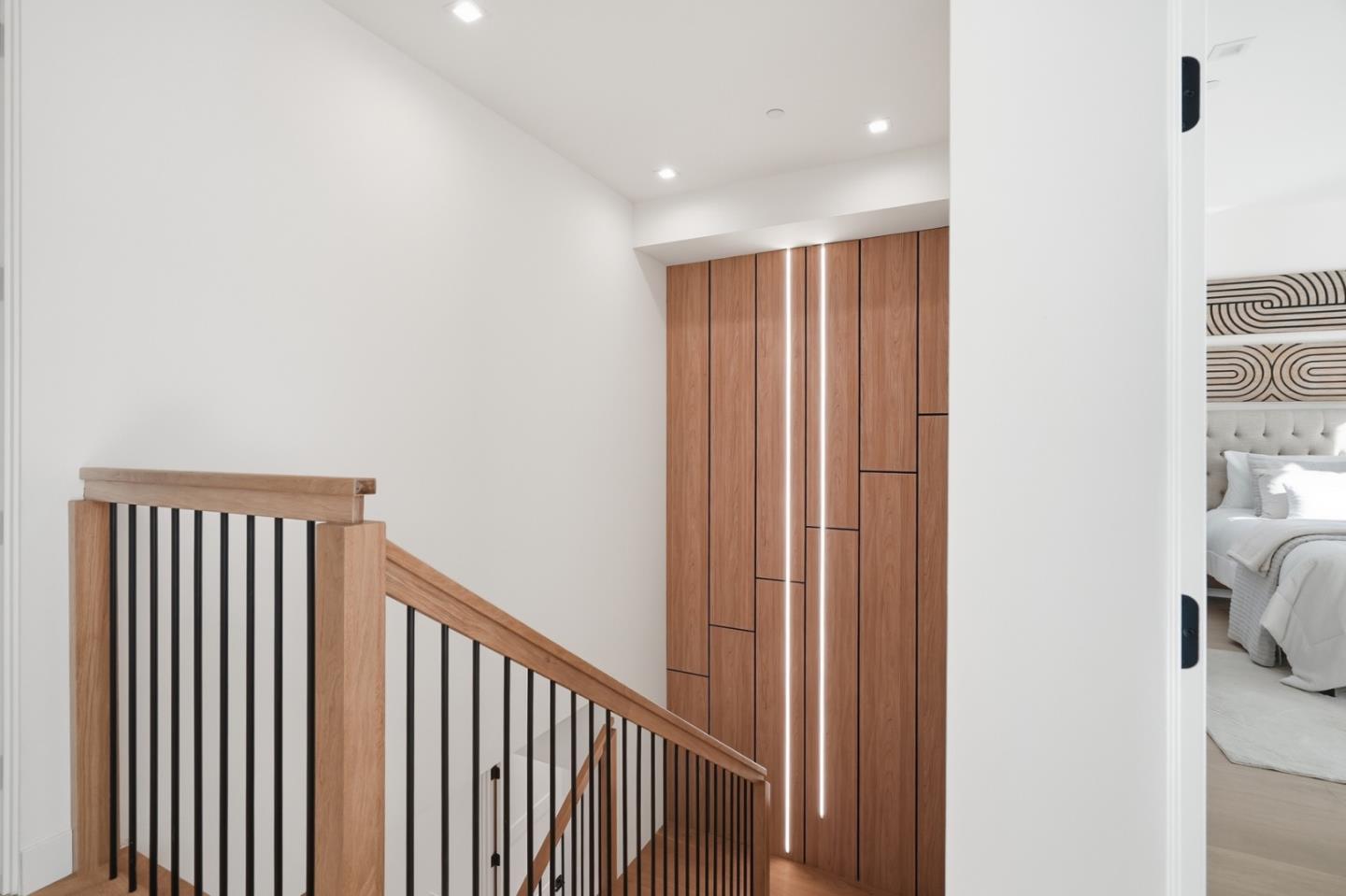 Detail Gallery Image 26 of 69 For 700 Farley St, Mountain View,  CA 94043 - 6 Beds | 6/1 Baths