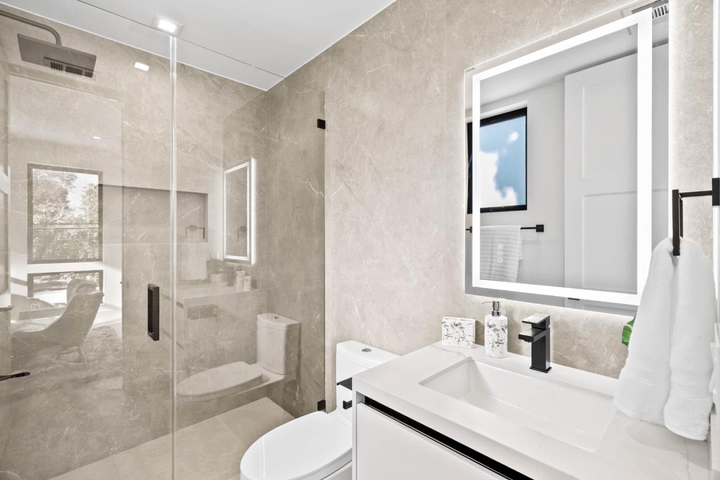 Detail Gallery Image 28 of 69 For 700 Farley St, Mountain View,  CA 94043 - 6 Beds | 6/1 Baths