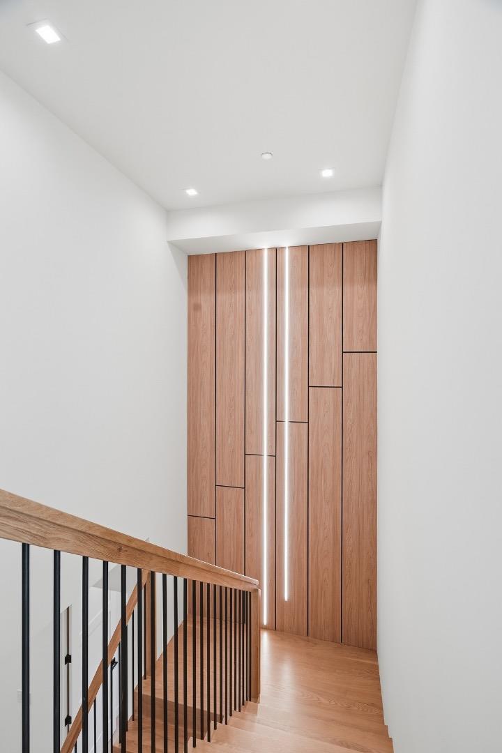 Detail Gallery Image 36 of 69 For 700 Farley St, Mountain View,  CA 94043 - 6 Beds | 6/1 Baths