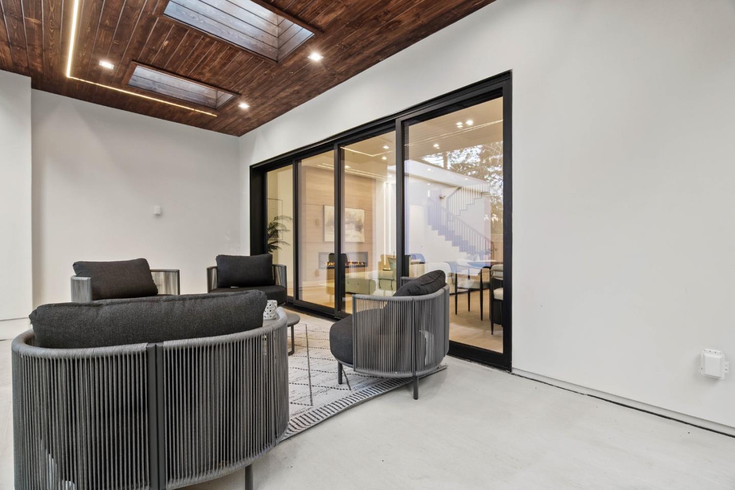 Detail Gallery Image 38 of 69 For 700 Farley St, Mountain View,  CA 94043 - 6 Beds | 6/1 Baths