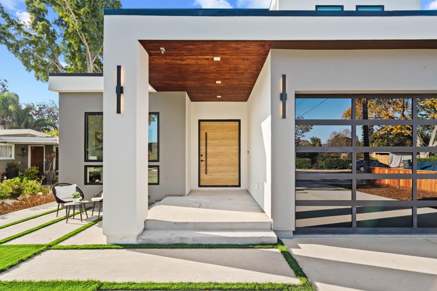 Detail Gallery Image 4 of 69 For 700 Farley St, Mountain View,  CA 94043 - 6 Beds | 6/1 Baths