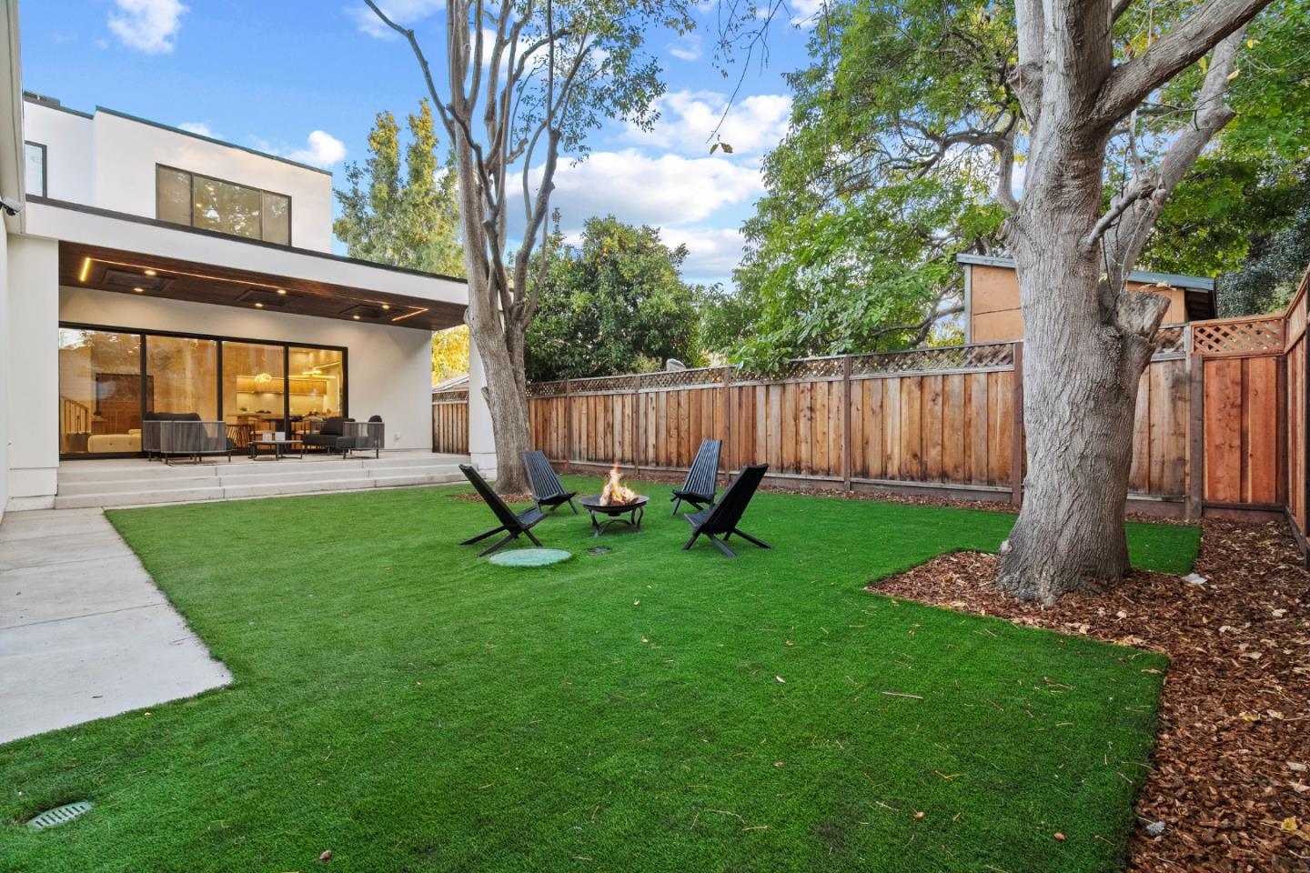 Detail Gallery Image 40 of 69 For 700 Farley St, Mountain View,  CA 94043 - 6 Beds | 6/1 Baths