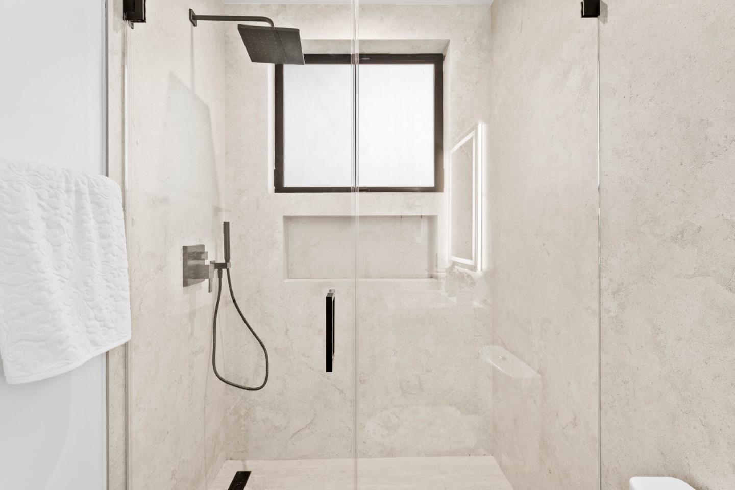 Detail Gallery Image 44 of 69 For 700 Farley St, Mountain View,  CA 94043 - 6 Beds | 6/1 Baths