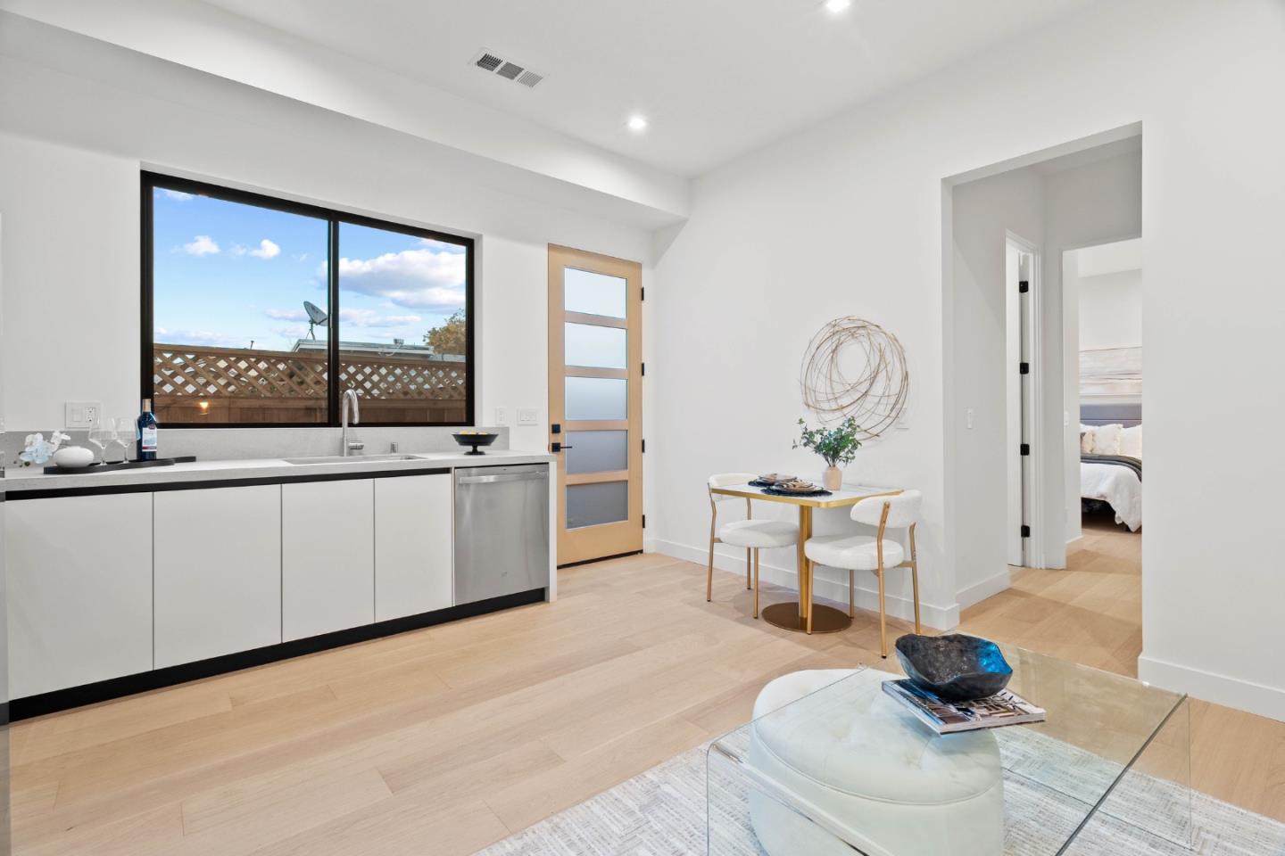 Detail Gallery Image 49 of 69 For 700 Farley St, Mountain View,  CA 94043 - 6 Beds | 6/1 Baths