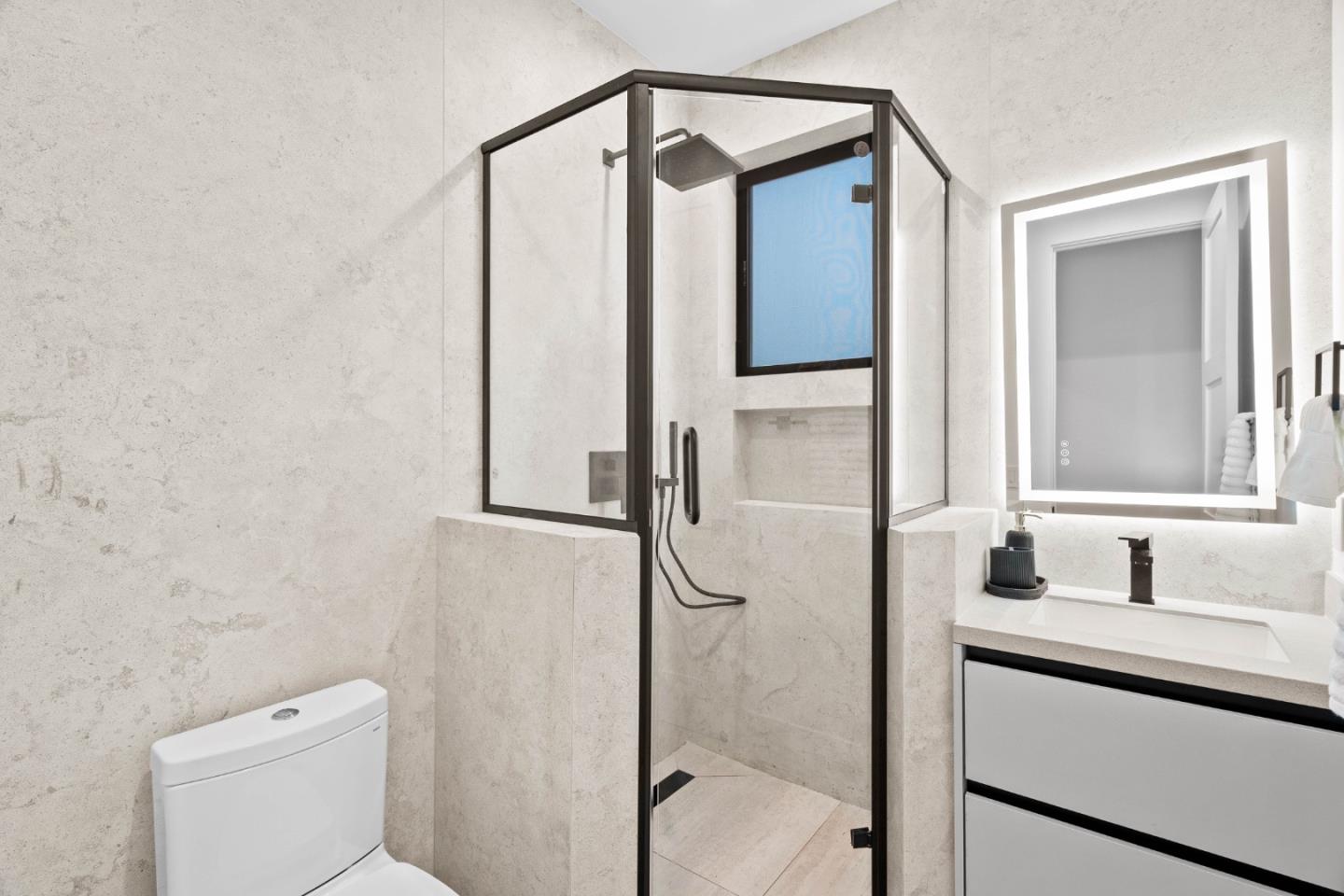 Detail Gallery Image 52 of 69 For 700 Farley St, Mountain View,  CA 94043 - 6 Beds | 6/1 Baths