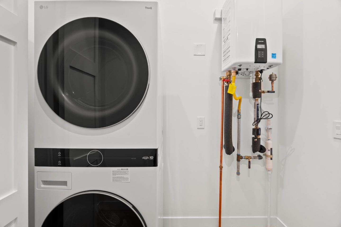 Detail Gallery Image 53 of 69 For 700 Farley St, Mountain View,  CA 94043 - 6 Beds | 6/1 Baths