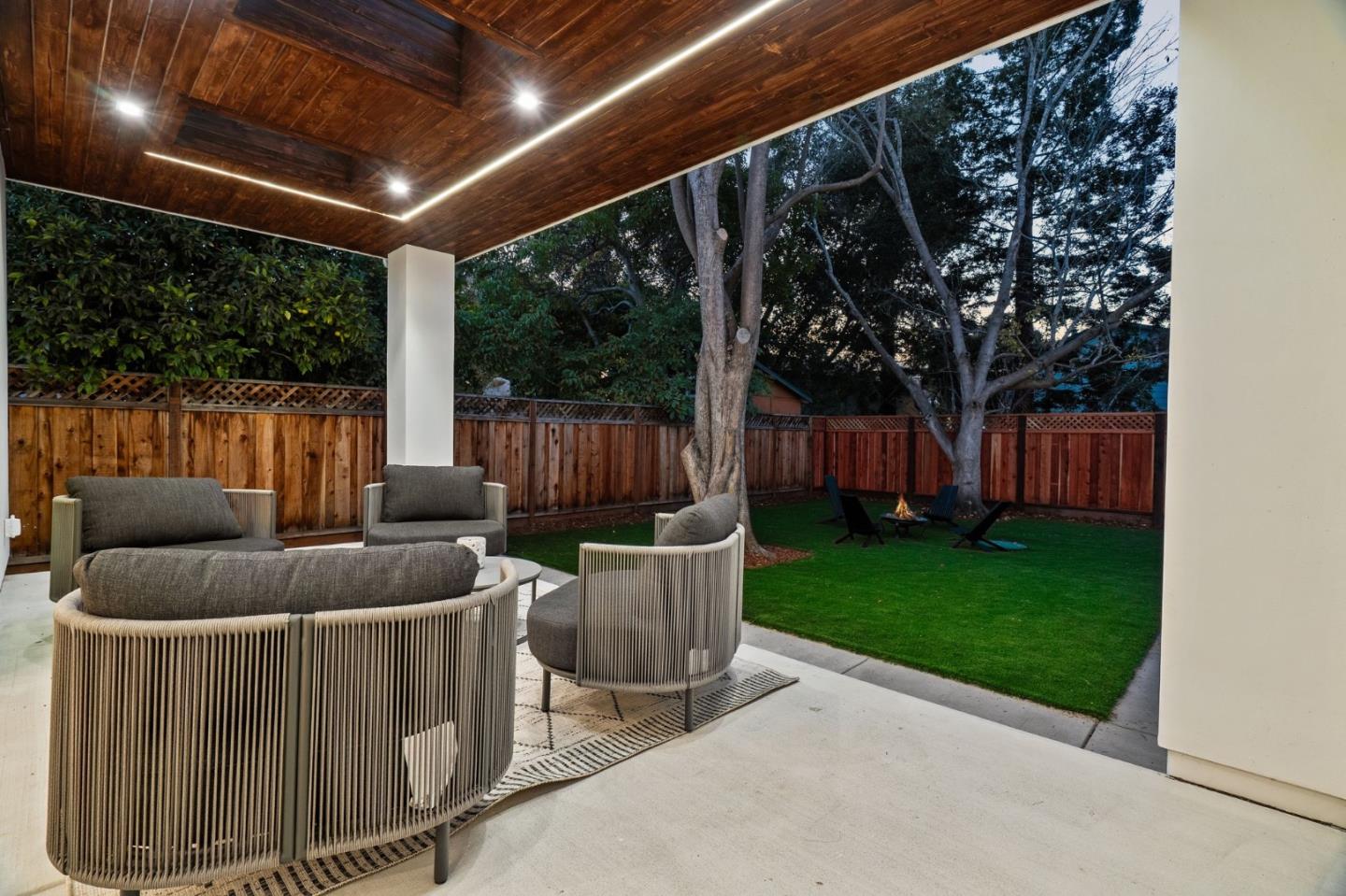 Detail Gallery Image 61 of 69 For 700 Farley St, Mountain View,  CA 94043 - 6 Beds | 6/1 Baths