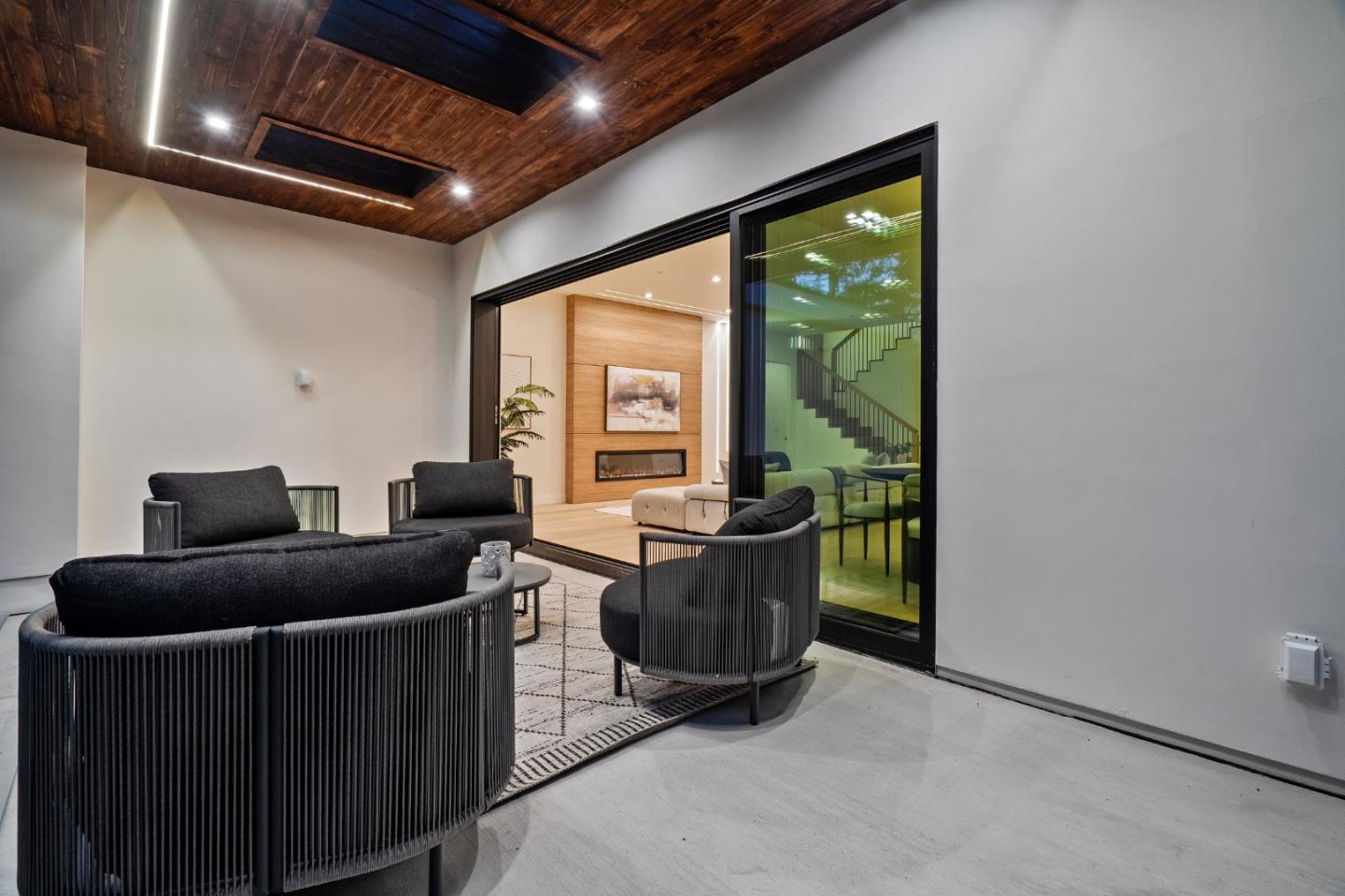 Detail Gallery Image 62 of 69 For 700 Farley St, Mountain View,  CA 94043 - 6 Beds | 6/1 Baths