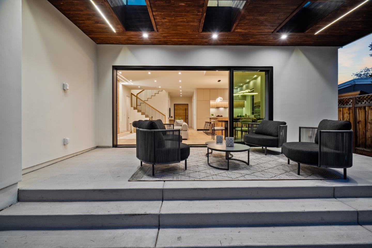 Detail Gallery Image 63 of 69 For 700 Farley St, Mountain View,  CA 94043 - 6 Beds | 6/1 Baths