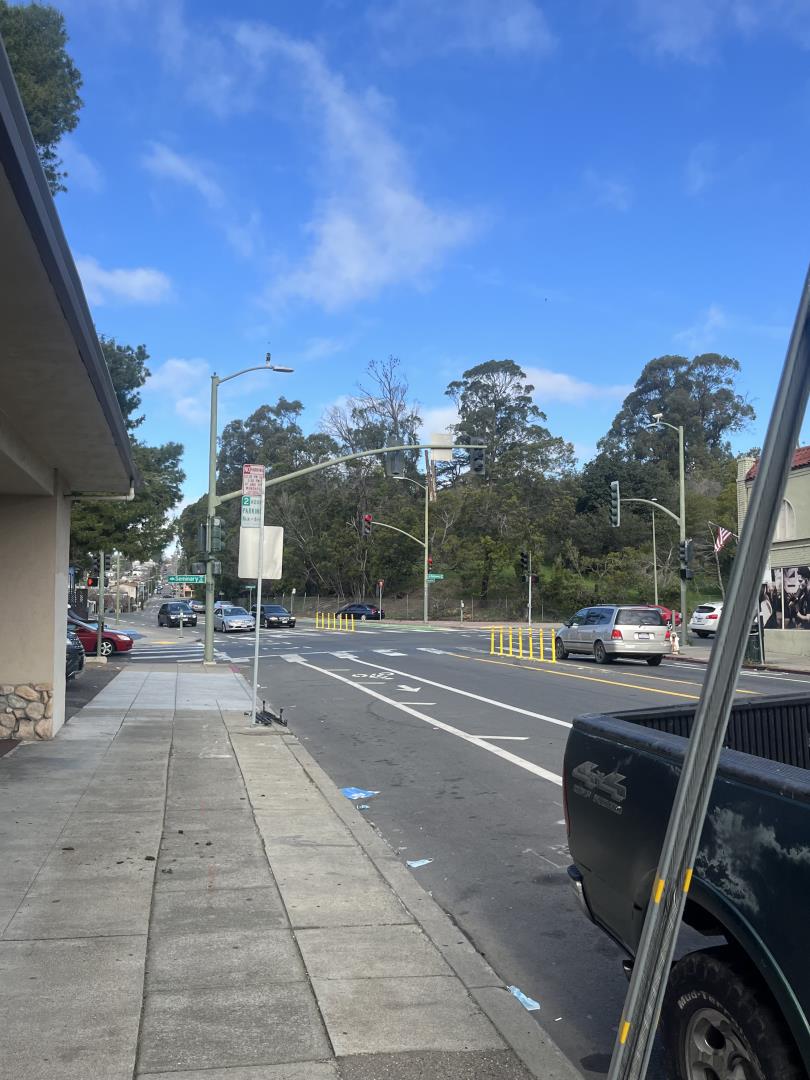 Detail Gallery Image 13 of 83 For 5909 Camden St, Oakland,  CA 94605 - – Beds | – Baths