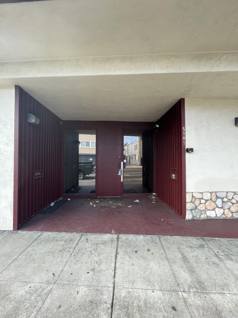 Detail Gallery Image 17 of 83 For 5909 Camden St, Oakland,  CA 94605 - – Beds | – Baths