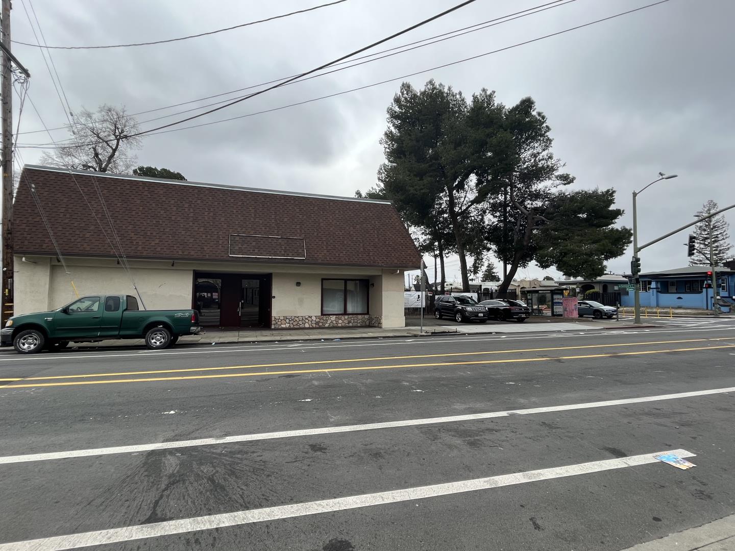 Detail Gallery Image 3 of 83 For 5909 Camden St, Oakland,  CA 94605 - – Beds | – Baths