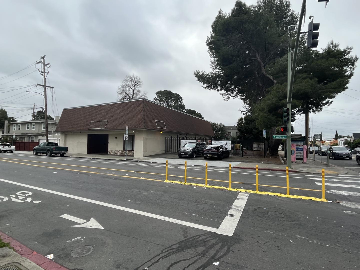 Detail Gallery Image 5 of 83 For 5909 Camden St, Oakland,  CA 94605 - – Beds | – Baths