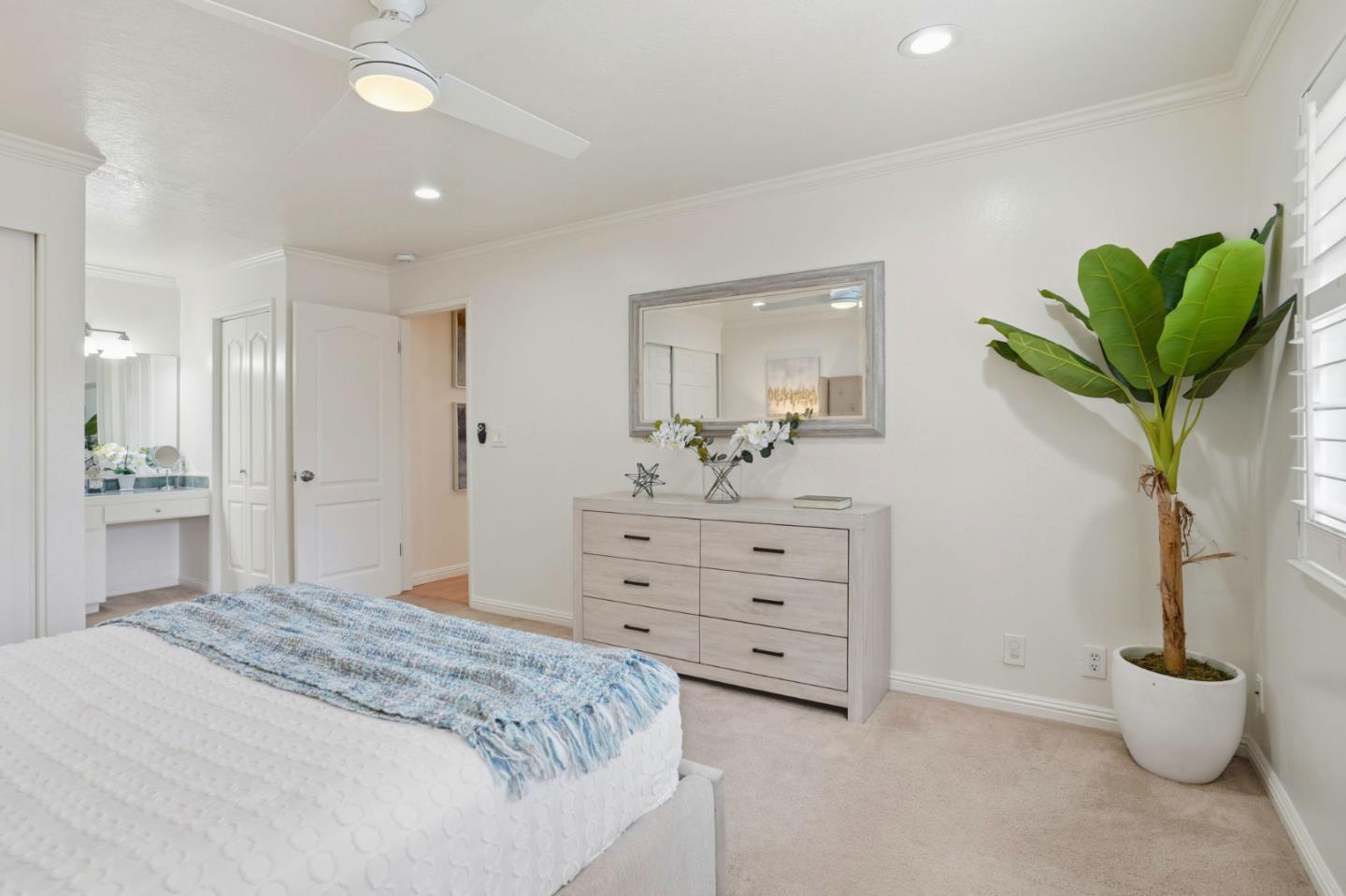 Detail Gallery Image 15 of 36 For 14351 Saratoga Ave a,  Saratoga,  CA 95070 - 2 Beds | 2 Baths