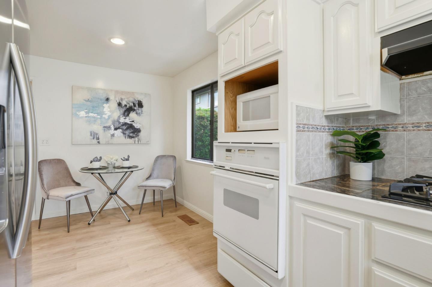 Detail Gallery Image 9 of 36 For 14351 Saratoga Ave a,  Saratoga,  CA 95070 - 2 Beds | 2 Baths