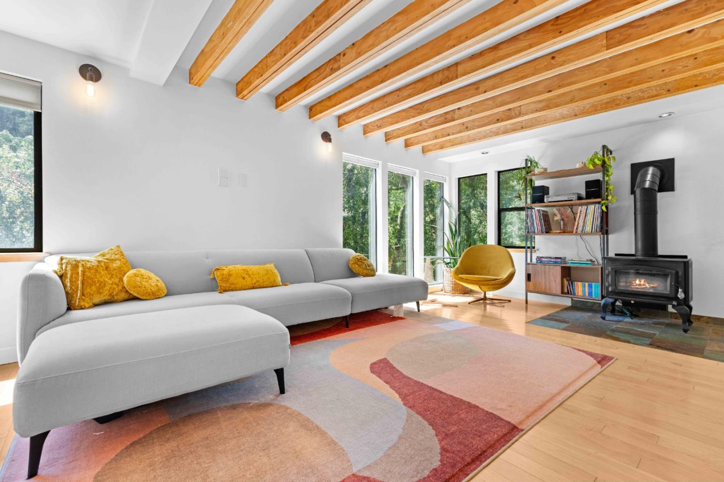 Detail Gallery Image 10 of 41 For 19060 Laurel Dr, Los Gatos,  CA 95033 - 2 Beds | 2/1 Baths