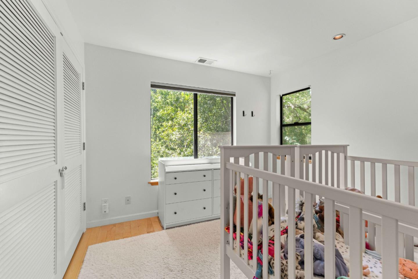 Detail Gallery Image 16 of 41 For 19060 Laurel Dr, Los Gatos,  CA 95033 - 2 Beds | 2/1 Baths