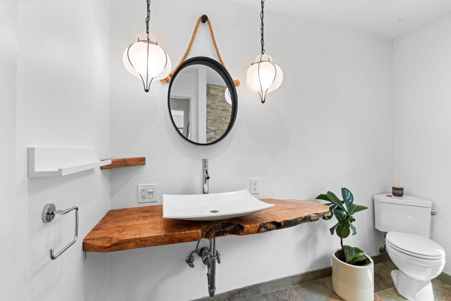 Detail Gallery Image 23 of 41 For 19060 Laurel Dr, Los Gatos,  CA 95033 - 2 Beds | 2/1 Baths