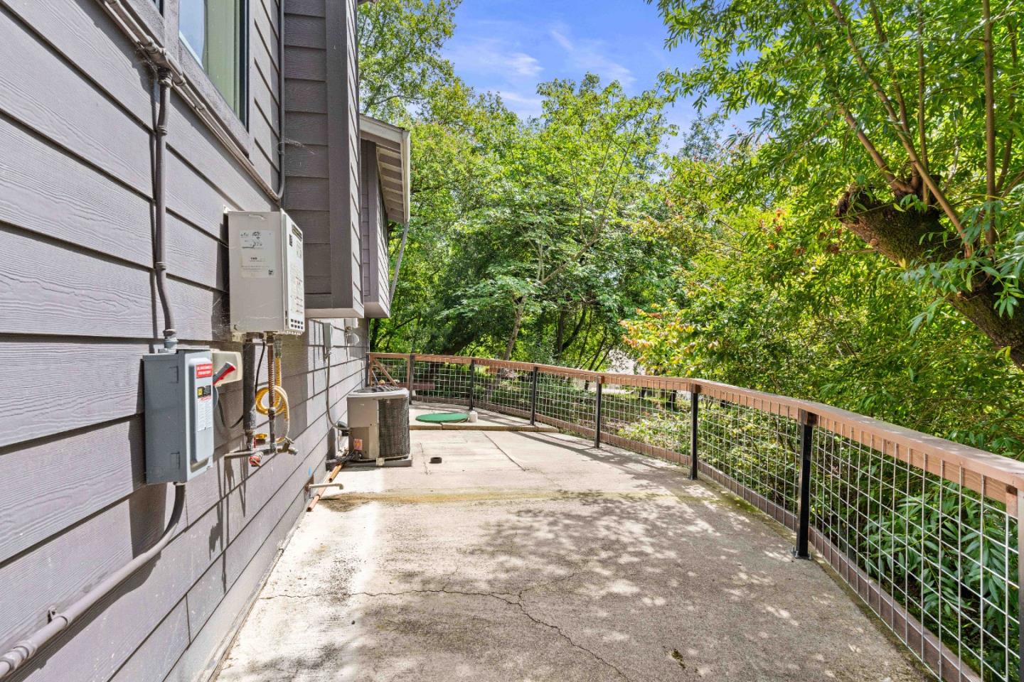 Detail Gallery Image 26 of 41 For 19060 Laurel Dr, Los Gatos,  CA 95033 - 2 Beds | 2/1 Baths