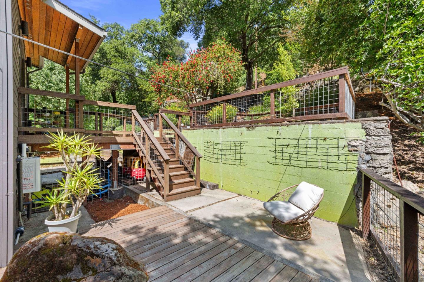 Detail Gallery Image 30 of 41 For 19060 Laurel Dr, Los Gatos,  CA 95033 - 2 Beds | 2/1 Baths