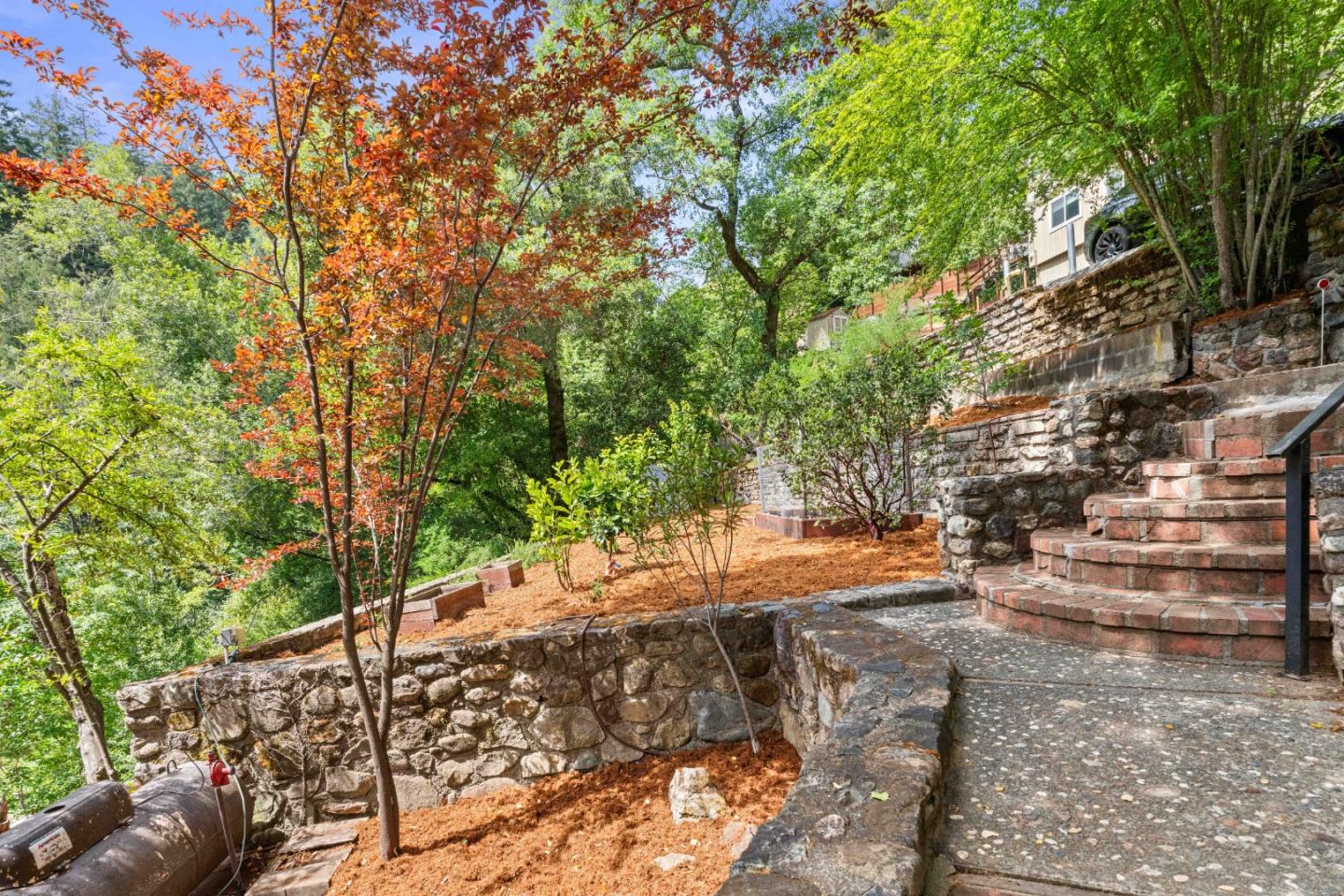 Detail Gallery Image 36 of 41 For 19060 Laurel Dr, Los Gatos,  CA 95033 - 2 Beds | 2/1 Baths