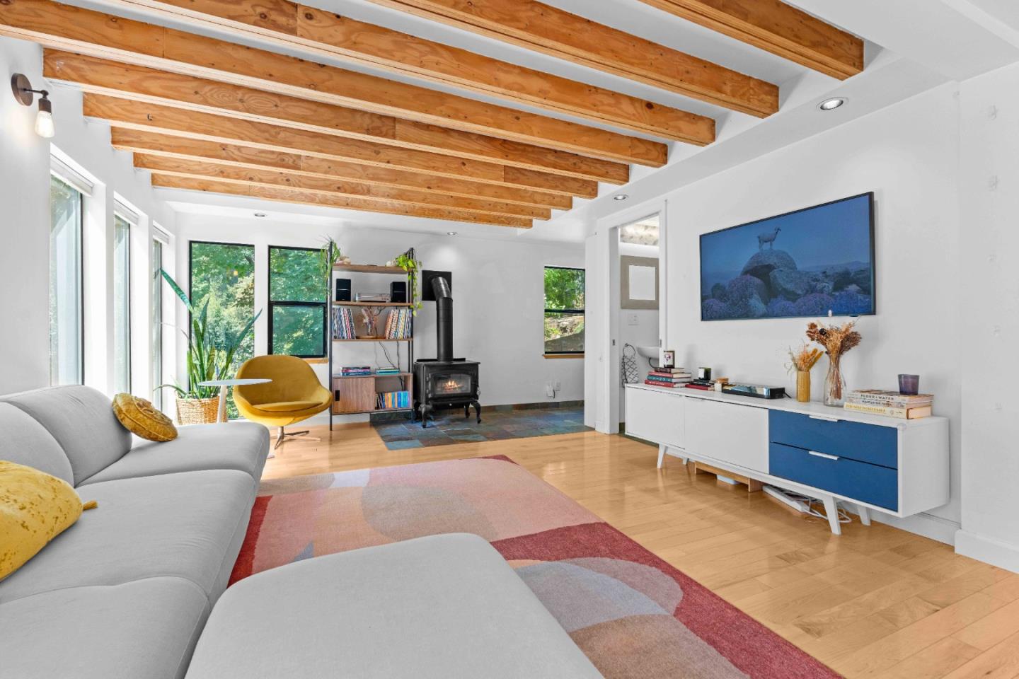 Detail Gallery Image 6 of 41 For 19060 Laurel Dr, Los Gatos,  CA 95033 - 2 Beds | 2/1 Baths