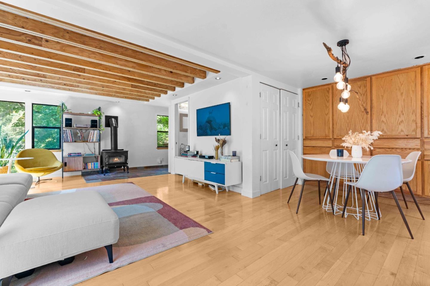 Detail Gallery Image 7 of 41 For 19060 Laurel Dr, Los Gatos,  CA 95033 - 2 Beds | 2/1 Baths