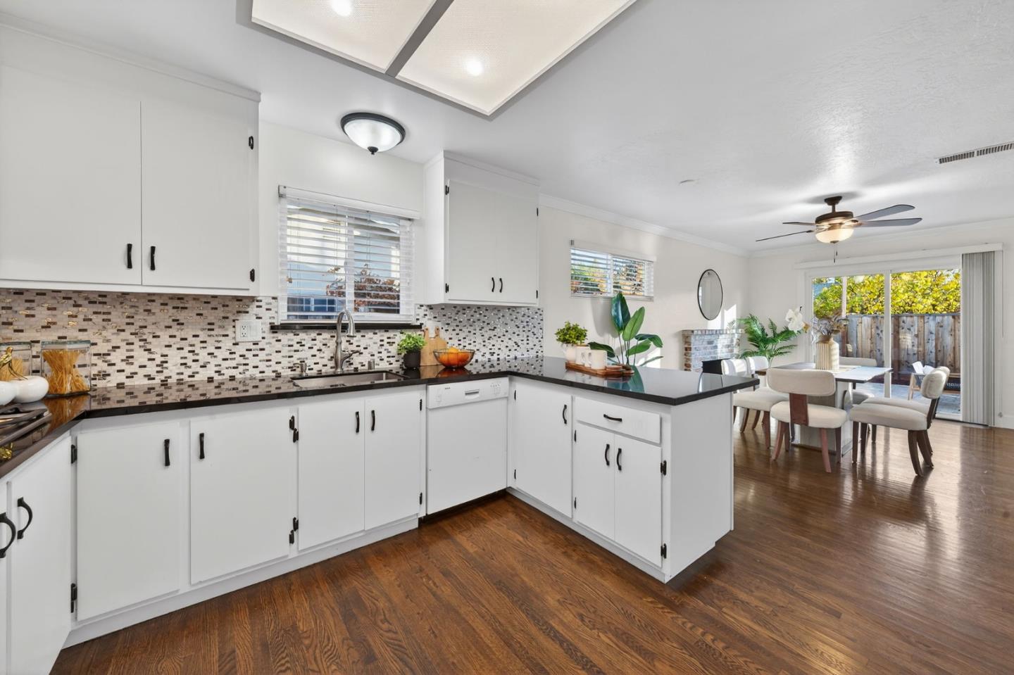 Detail Gallery Image 12 of 27 For 1460 Inskip Dr, Campbell,  CA 95008 - 3 Beds | 2 Baths