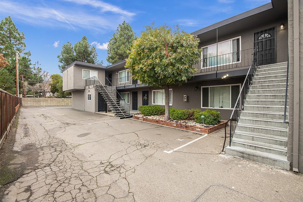 Detail Gallery Image 5 of 19 For 1011 Leigh Ave, San Jose,  CA 95128 - – Beds | – Baths