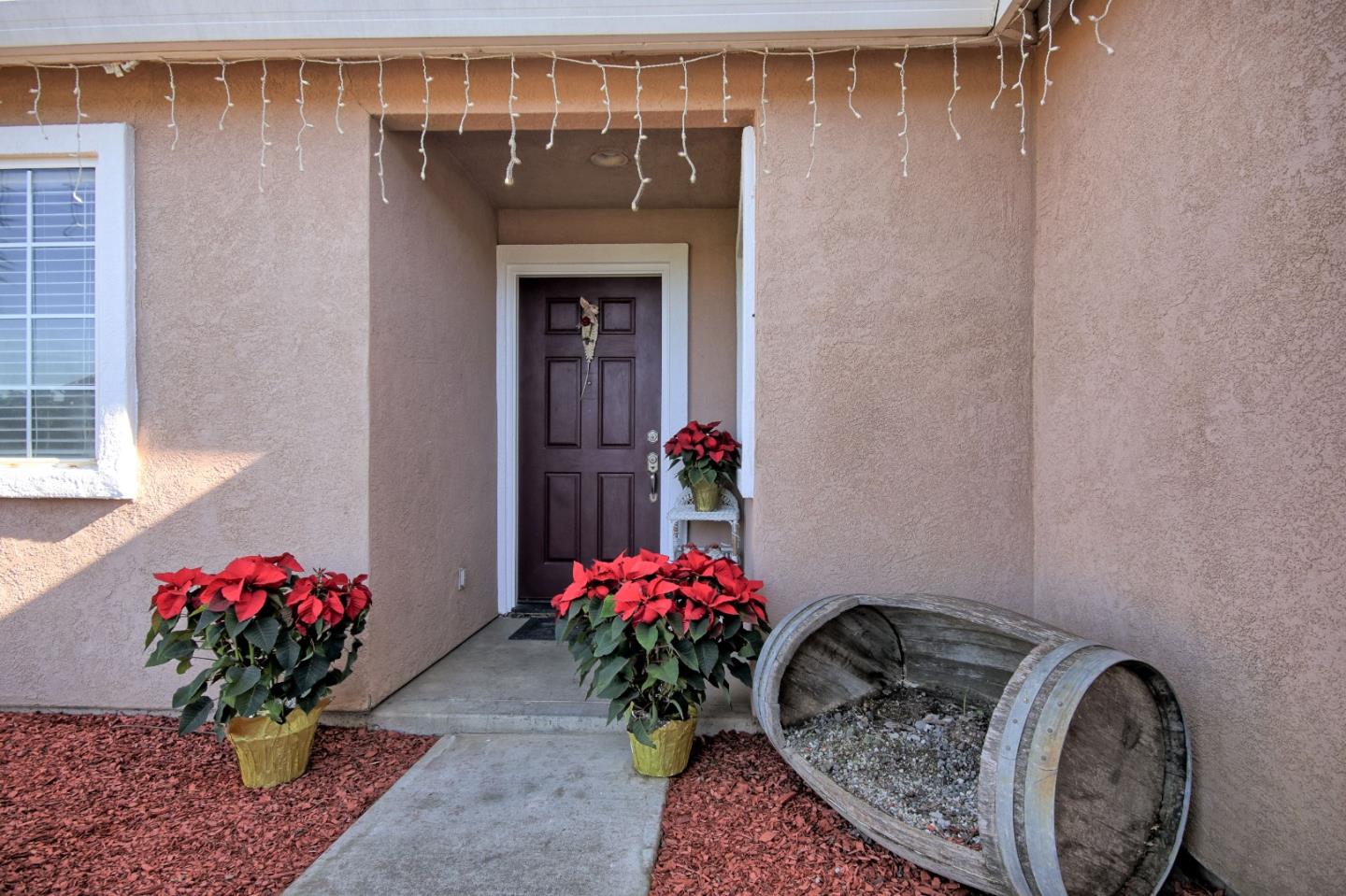 Detail Gallery Image 2 of 13 For 1064 Madrid St, Soledad,  CA 93960 - 4 Beds | 2 Baths