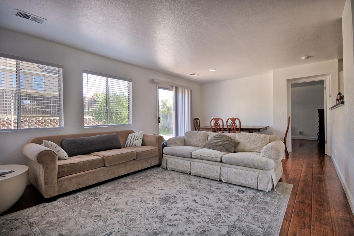 Detail Gallery Image 4 of 13 For 1064 Madrid St, Soledad,  CA 93960 - 4 Beds | 2 Baths