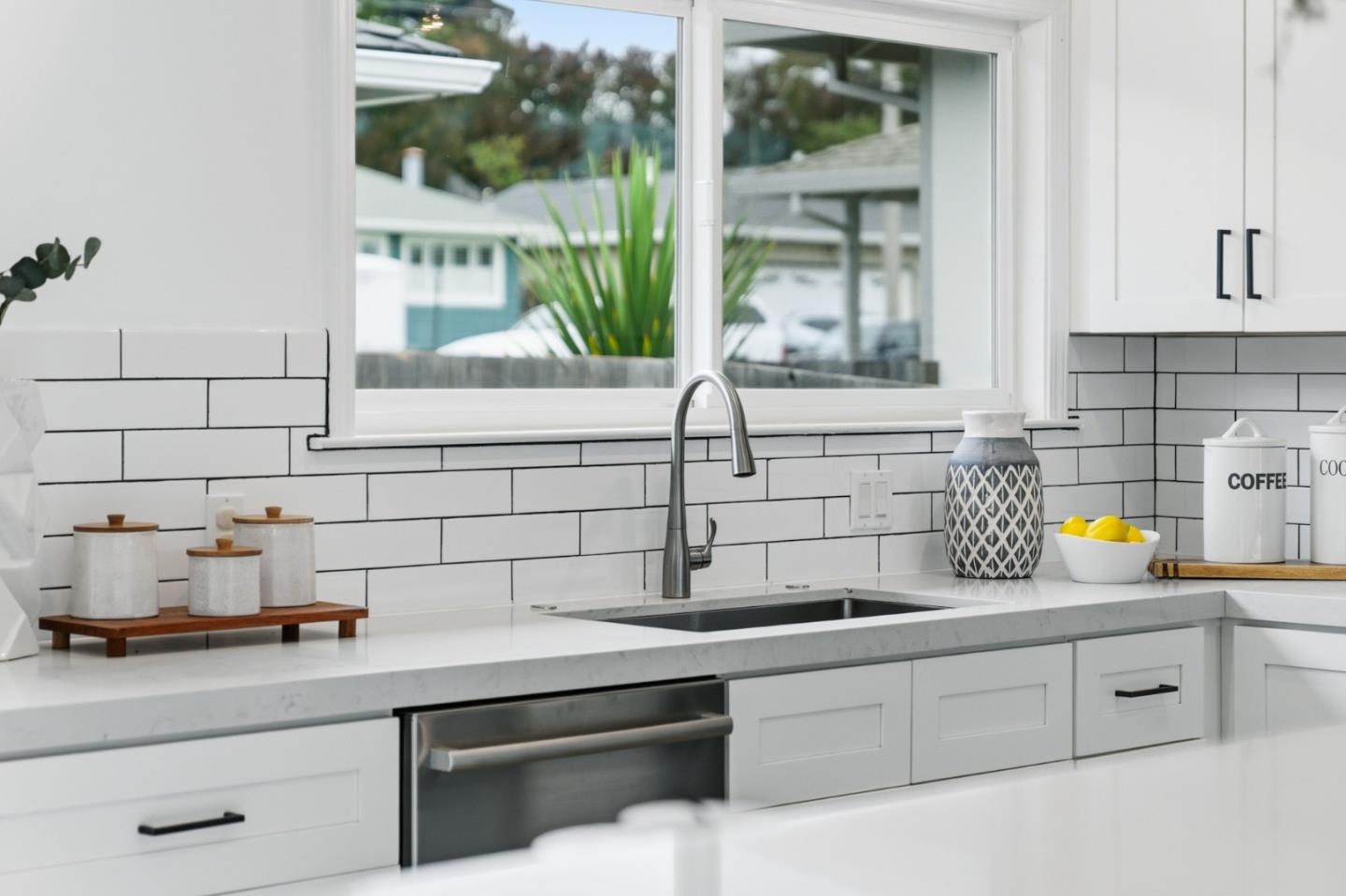 Detail Gallery Image 22 of 69 For 439 Yellowstone Dr, South San Francisco,  CA 94080 - 3 Beds | 2 Baths