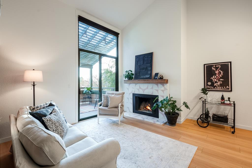 Detail Gallery Image 2 of 37 For 318 Soquel Ave #D3,  Santa Cruz,  CA 95062 - 2 Beds | 2 Baths