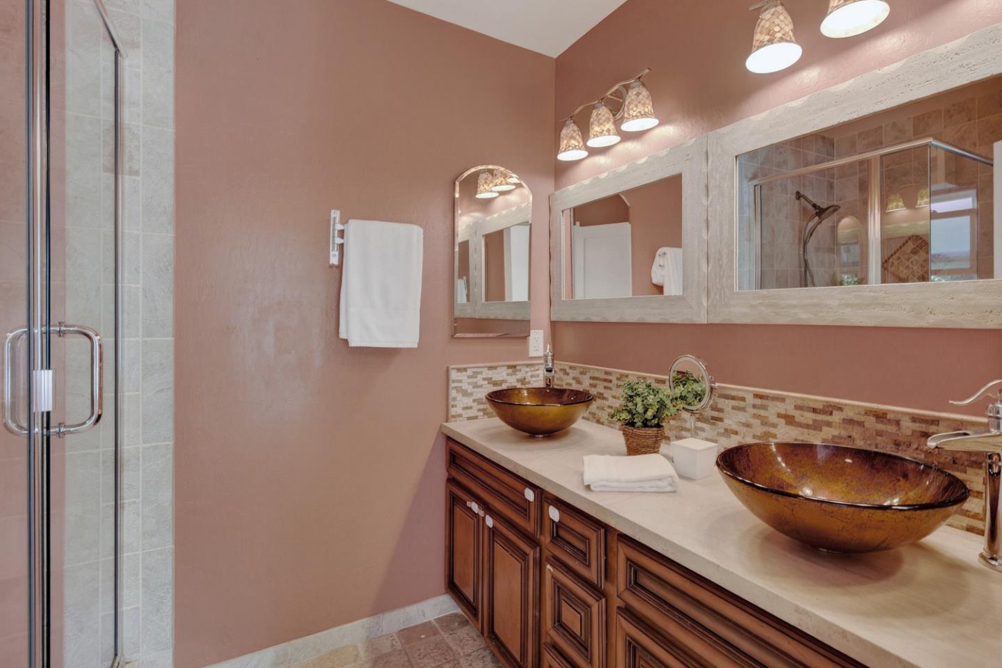 Detail Gallery Image 13 of 22 For 2100 Oberlin St, Palo Alto,  CA 94306 - 3 Beds | 2 Baths