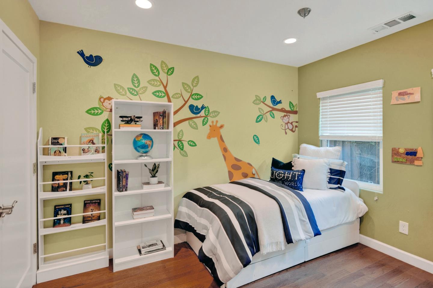 Detail Gallery Image 15 of 22 For 2100 Oberlin St, Palo Alto,  CA 94306 - 3 Beds | 2 Baths