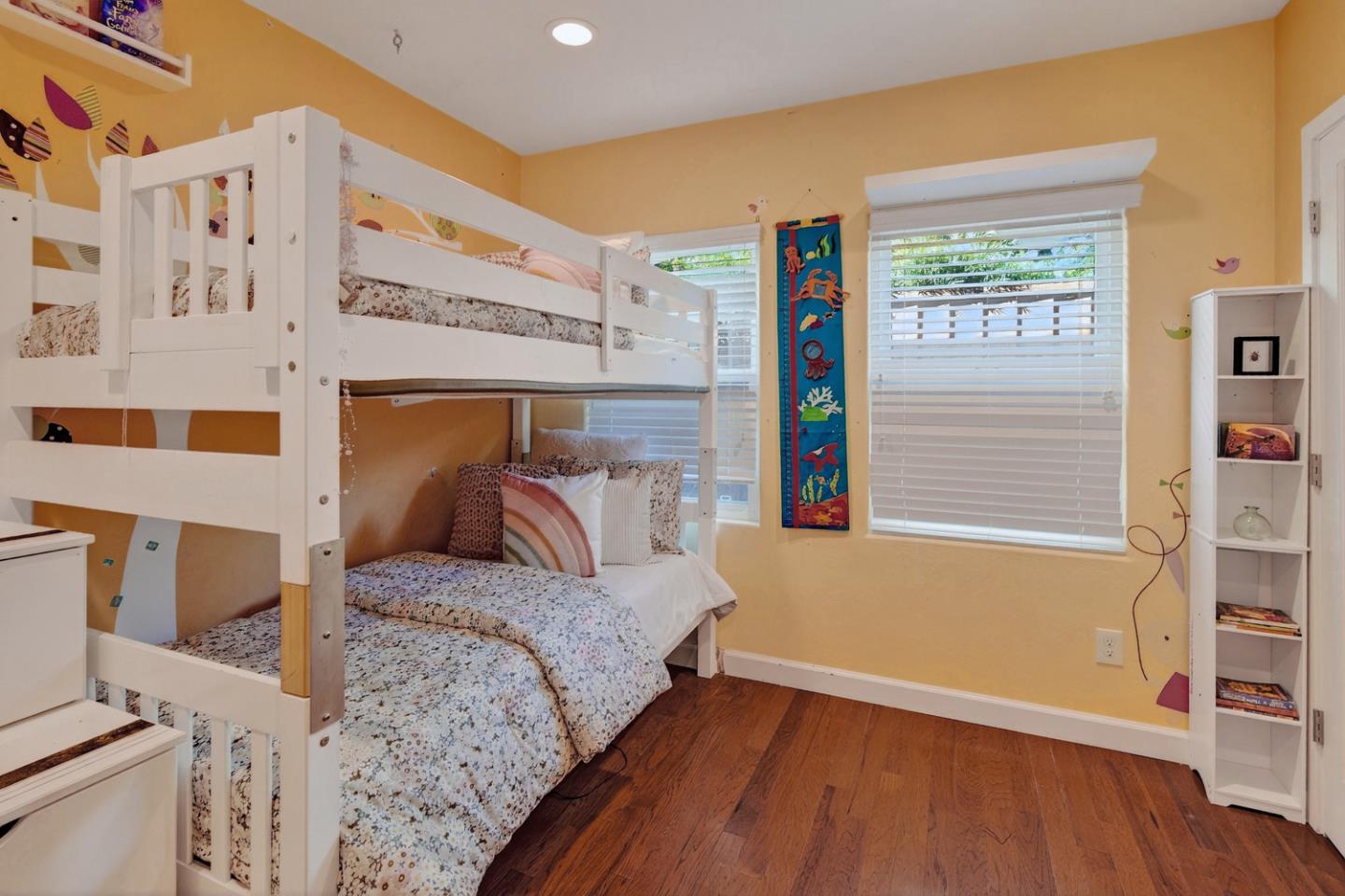 Detail Gallery Image 16 of 22 For 2100 Oberlin St, Palo Alto,  CA 94306 - 3 Beds | 2 Baths