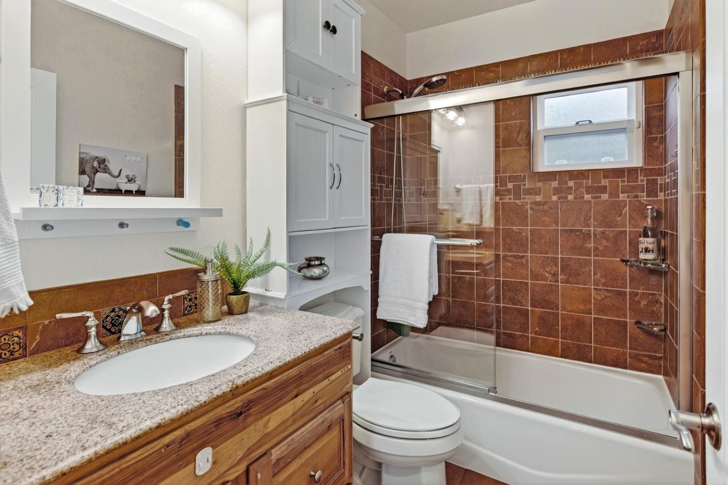 Detail Gallery Image 17 of 22 For 2100 Oberlin St, Palo Alto,  CA 94306 - 3 Beds | 2 Baths