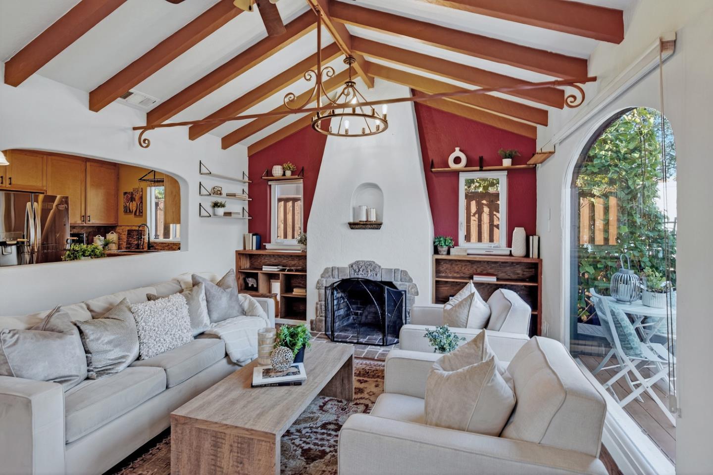 Detail Gallery Image 4 of 22 For 2100 Oberlin St, Palo Alto,  CA 94306 - 3 Beds | 2 Baths