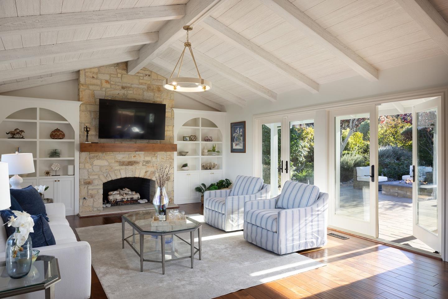 Detail Gallery Image 7 of 28 For 8022 River Pl, Carmel,  CA 93923 - 3 Beds | 2/1 Baths