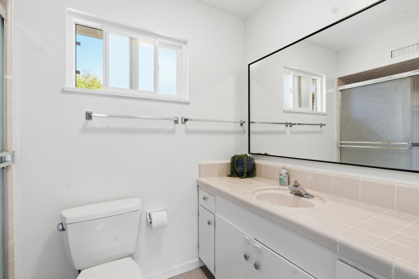 Detail Gallery Image 16 of 71 For 120 Corinne Ave, Santa Cruz,  CA 95065 - 3 Beds | 2 Baths