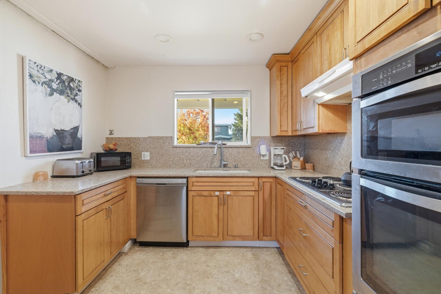 Detail Gallery Image 9 of 71 For 120 Corinne Ave, Santa Cruz,  CA 95065 - 3 Beds | 2 Baths