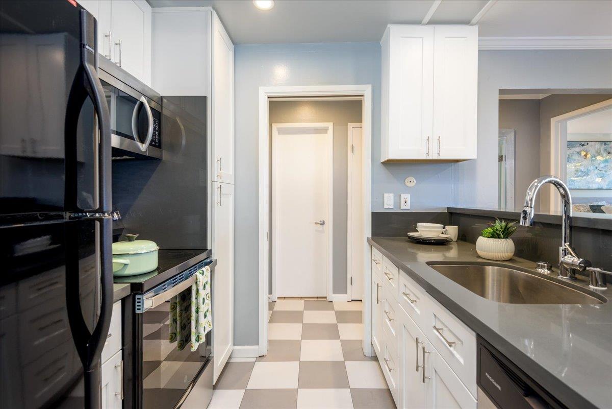 Detail Gallery Image 14 of 36 For 222 Laurel St #101,  San Carlos,  CA 94070 - 2 Beds | 2 Baths
