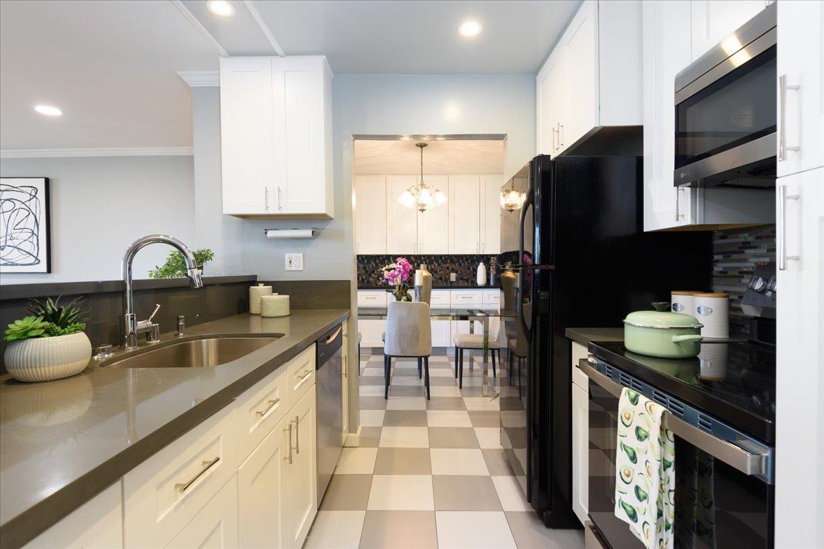 Detail Gallery Image 16 of 36 For 222 Laurel St #101,  San Carlos,  CA 94070 - 2 Beds | 2 Baths